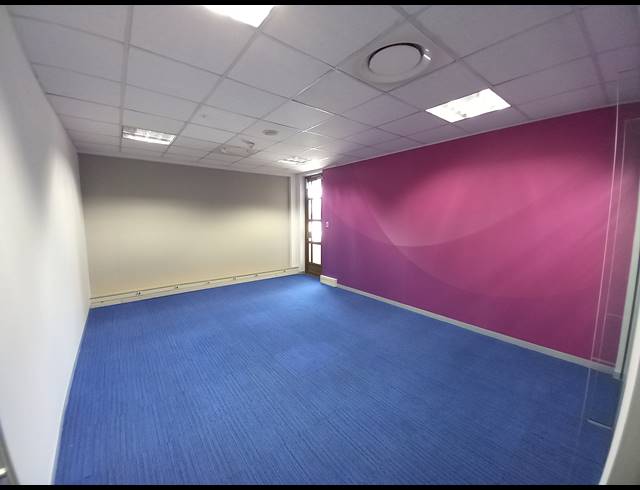 1,090M² OFFICE TO LET IN BRYANSTON